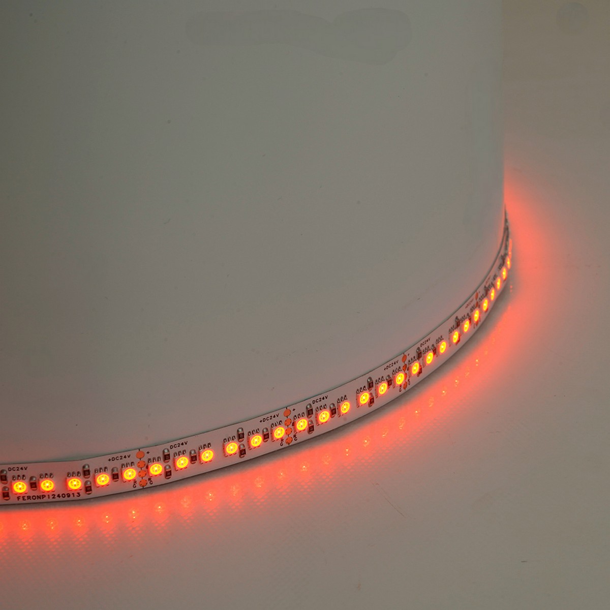 Светодиодная лента RGB Лента светодиодная Feron LS502 180SMD(5050)/м 16Вт/м 24V IP20 RGB 5 метров 51824 