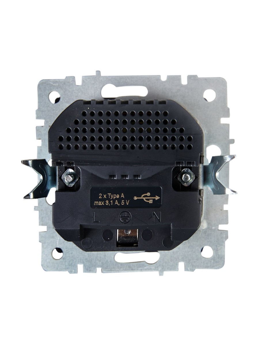 IEK Brite Алюминий Розетка IEK BRITE с с/з и шторками 16А с USB A+A 3,1А РЮш10-2-БрА алюминий BR-R14-16-U21-D31-K47