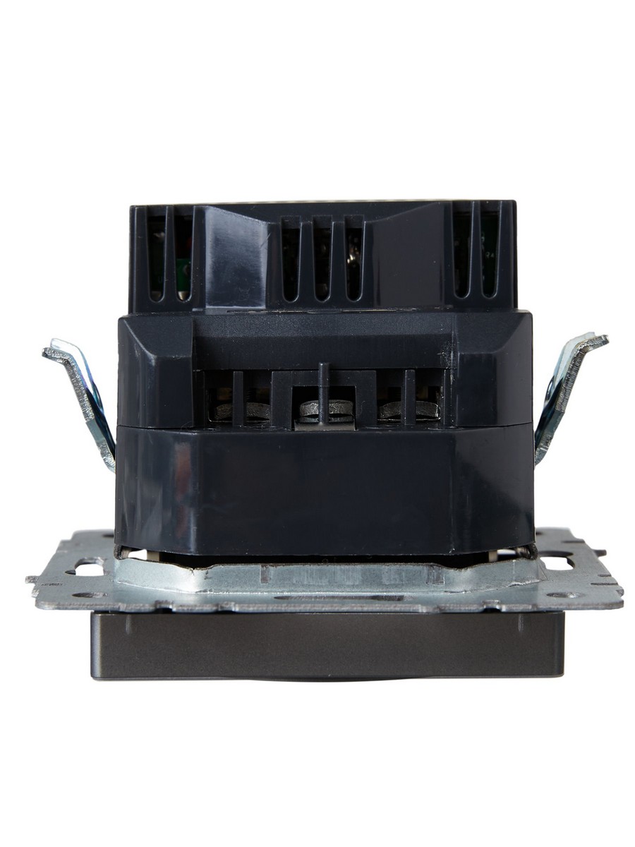 IEK Brite Сталь Розетка IEK BRITE с с/з и шторками 16А с USB A+A 2,1А РЮш10-1-БрС сталь BR-R14-16-U21-D21-K46