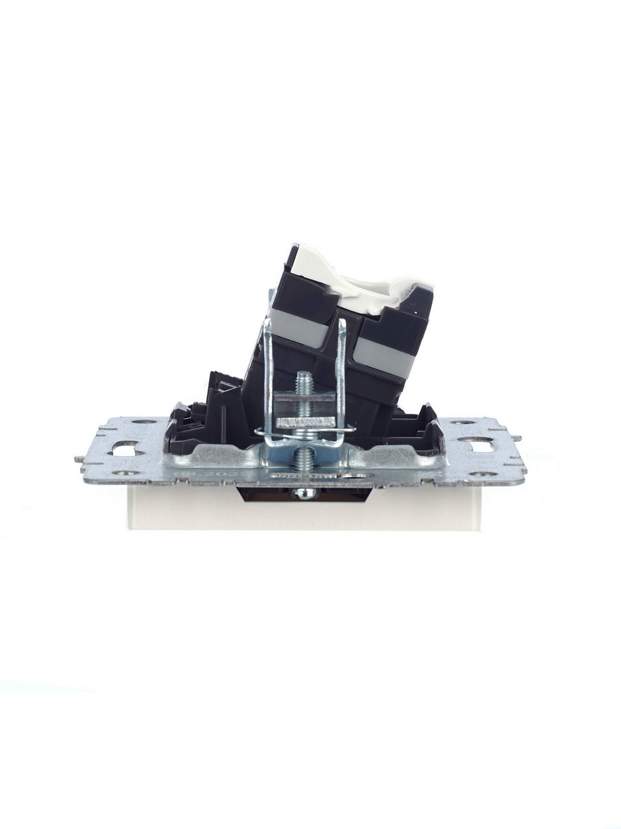 IEK Brite Жемчуг Розетка IEK BRITE компьютерная RJ45 кат.5E РК10-БрЖ жемчуг BR-K10-1-K36