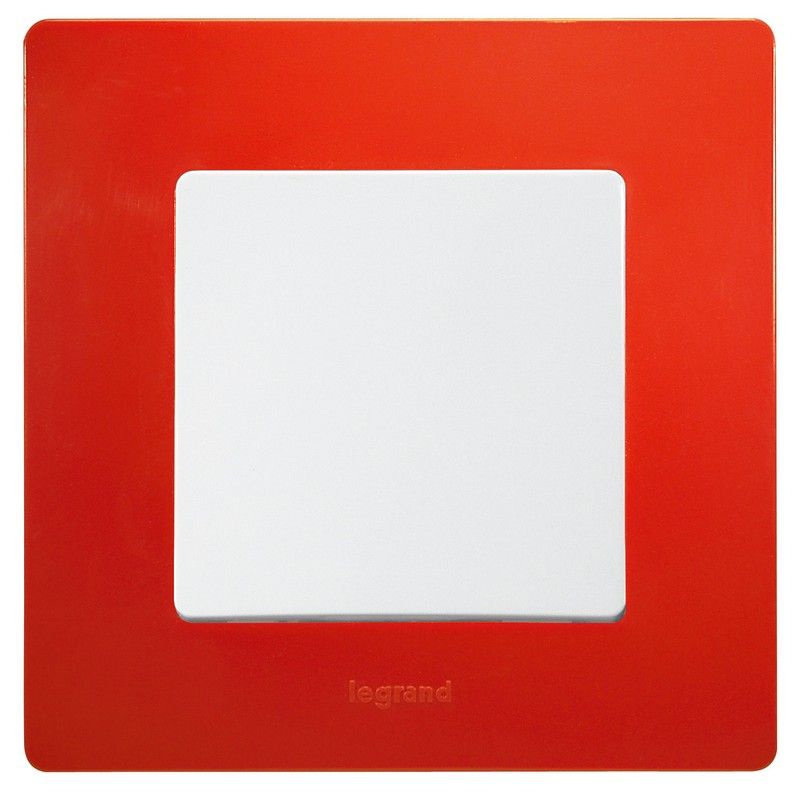 Legrand Etika Белый Выключатель Legrand Etika белый 1-клавишный 10А, винт. клем. 672201