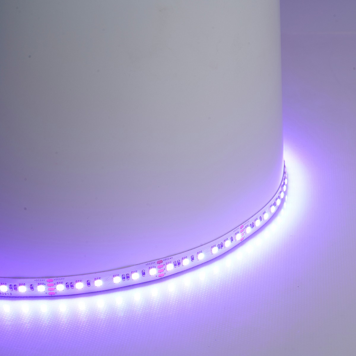 Светодиодная лента RGB Лента светодиодная Feron LS501 120SMD(5050)/м 11Вт/м 24V IP20 RGB 5 метров 51823 