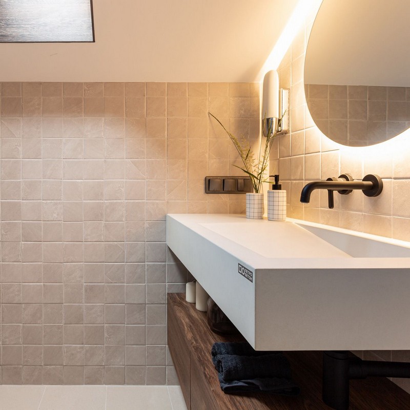 Werkel Графит рифленый механизмы Розетка Werkel влагозащ. с зазем. с защит. крышкой и шторками (графит рифленый) W1171204