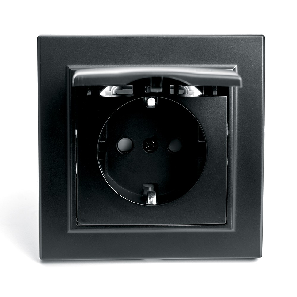 Эрна - Розетки и выключатели Stekker Розетка 1-местная c/з с крышкой STEKKER PST16-9012-03 16А с защ. шторкой Эрна черный с рамкой 39481