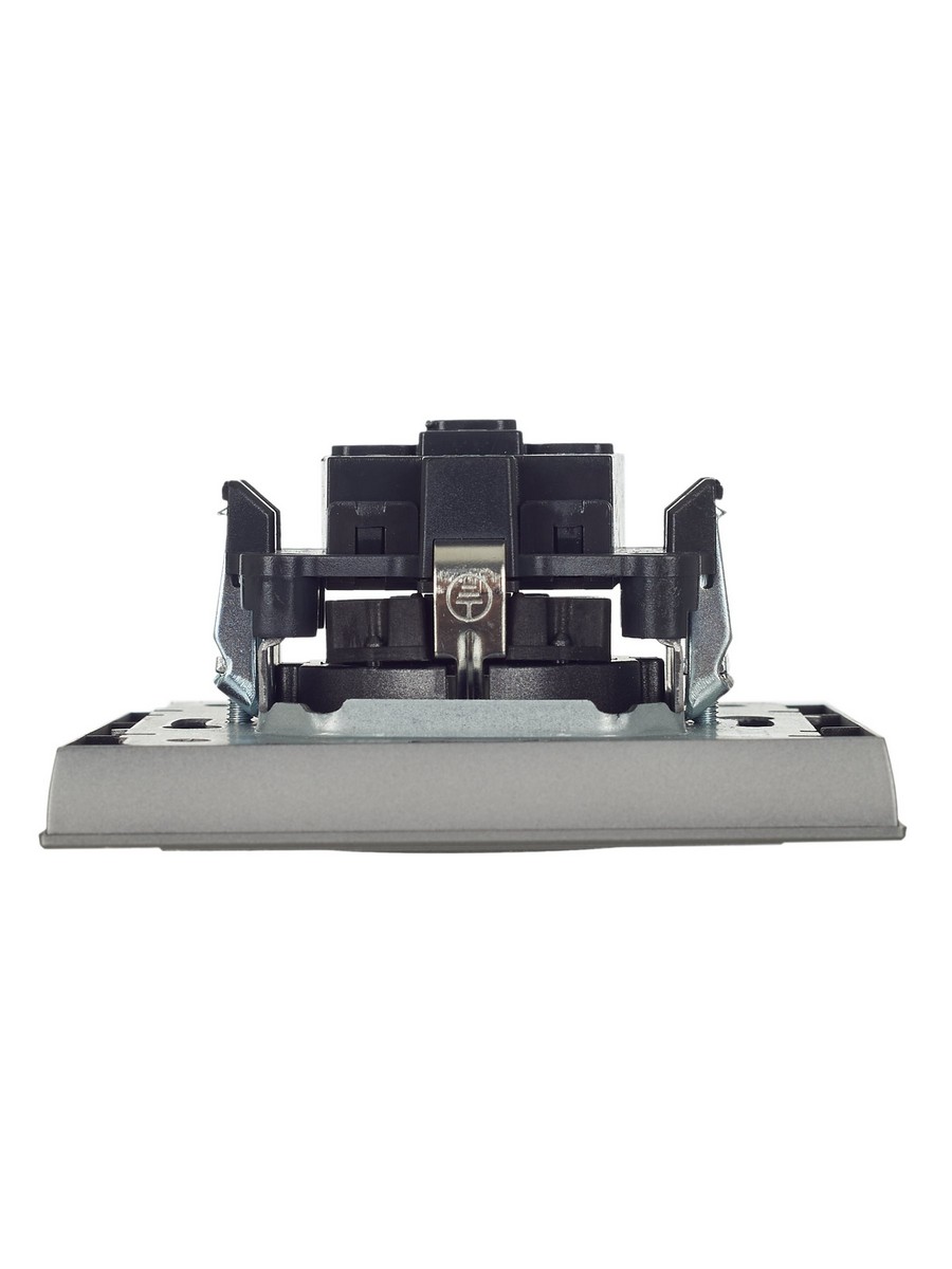 IEK Brite Сталь Розетка IEK BRITE Сталь с з/к/ш 16А в сборе РСР14-1-0-БрС BR-R14-16-K46-F