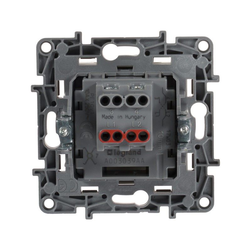 Legrand Etika Слоновая кость Переключатель промежуточный Legrand Etika Слоновая кость 1-клавишный, винтовые клеммы, 