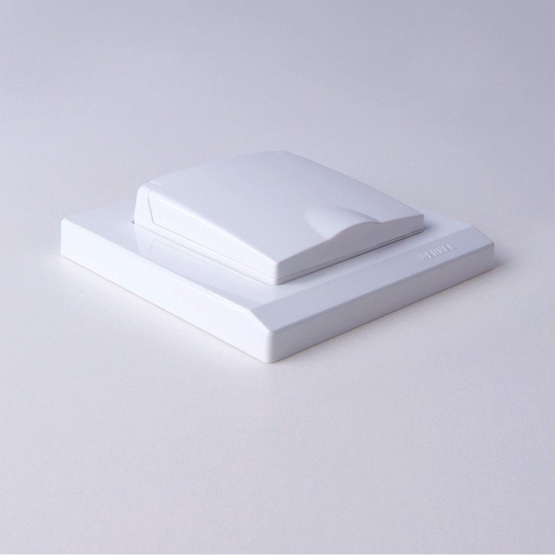 Werkel Белый механизмы Розетка с заземлением Werkel влагозащищенная  с крышкой и защитными шторками белая W1171201