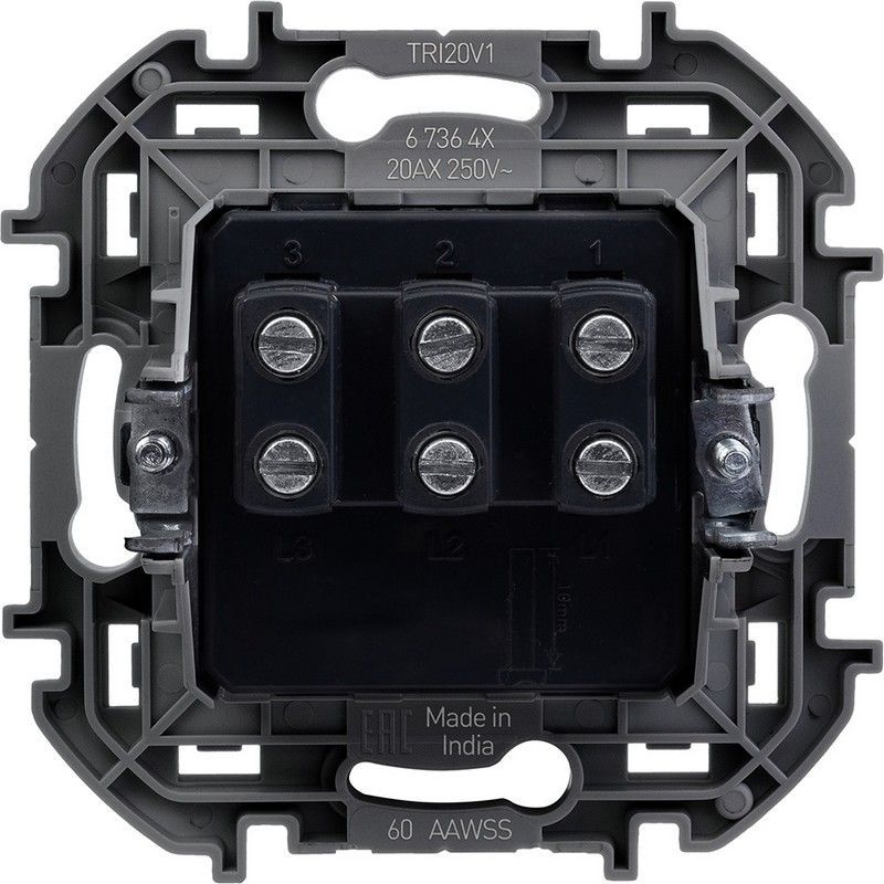 Legrand Inspiria Слоновая кость Выключатель Legrand INSPIRIA Слоновая кость трехклавишный 10 AX 250 В 673641