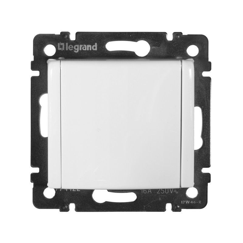 Legrand Valena Classic Белый Розетка Legrand Valena белый 1-ая с/з с крышкой 774422