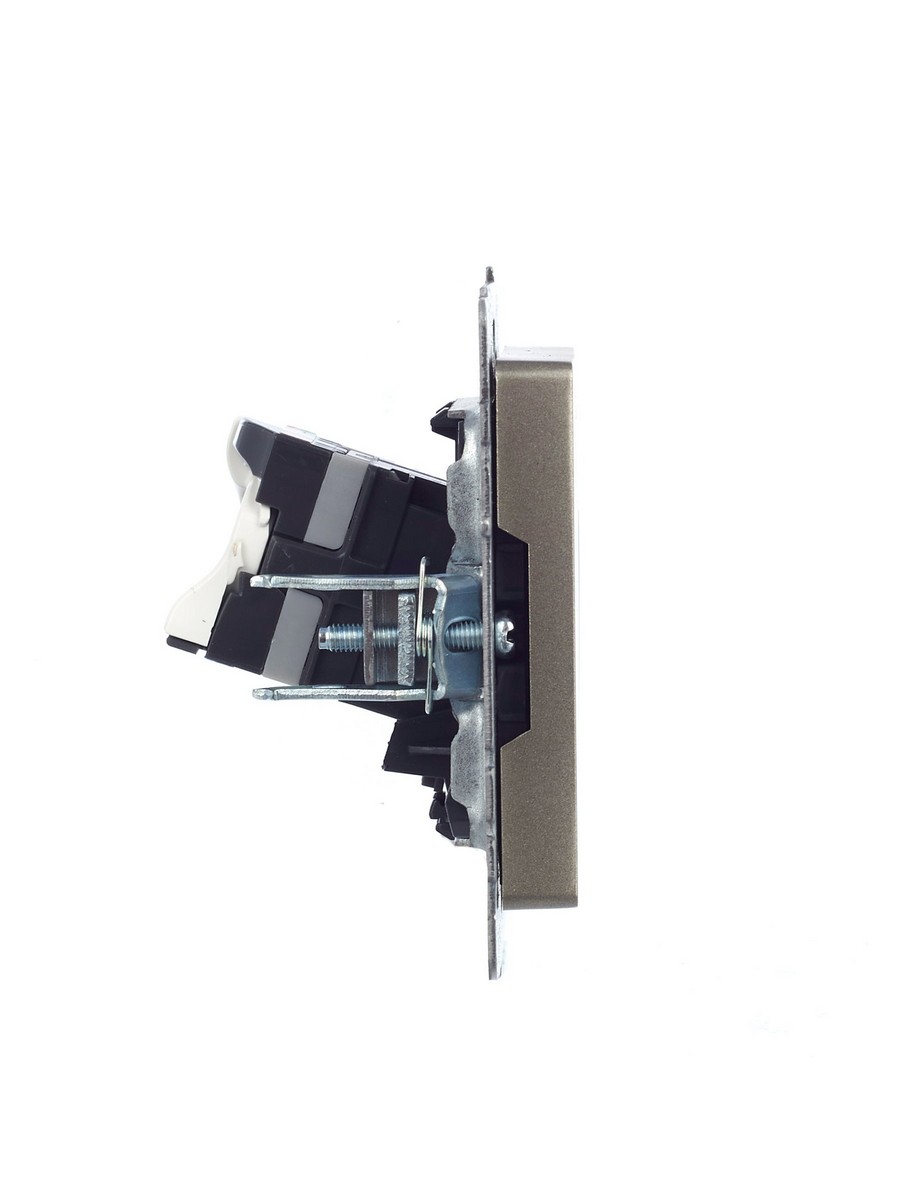Розетка IEK BRITE компьютерная RJ45 кат.5E РК10-БрШ шампань BR-K10-1-K37