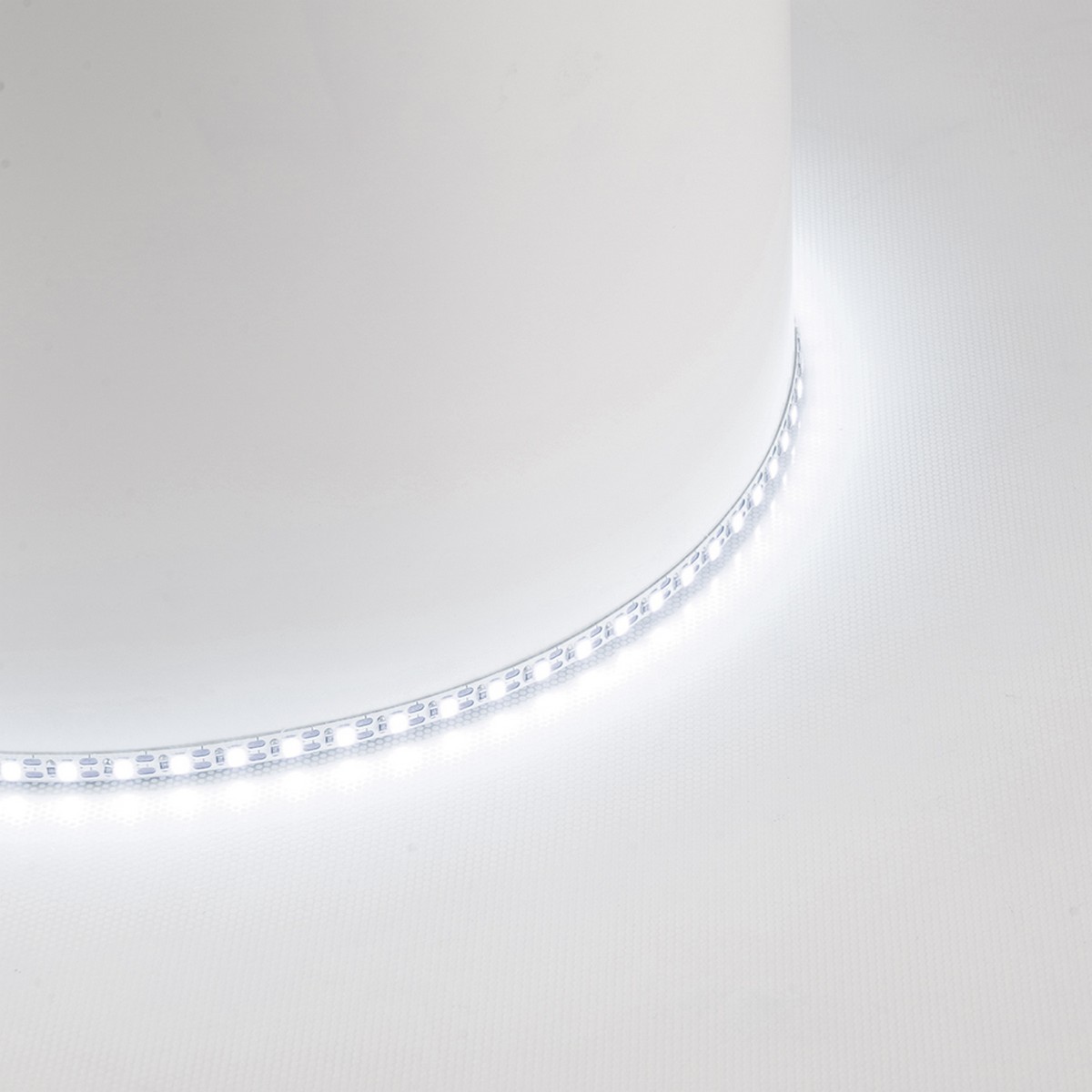 Лента светодиодная Feron LS505 120SMD(2835)/м 11Вт/м 24V 5000*5*1.5мм 4000K Ширина - 5 мм 53055