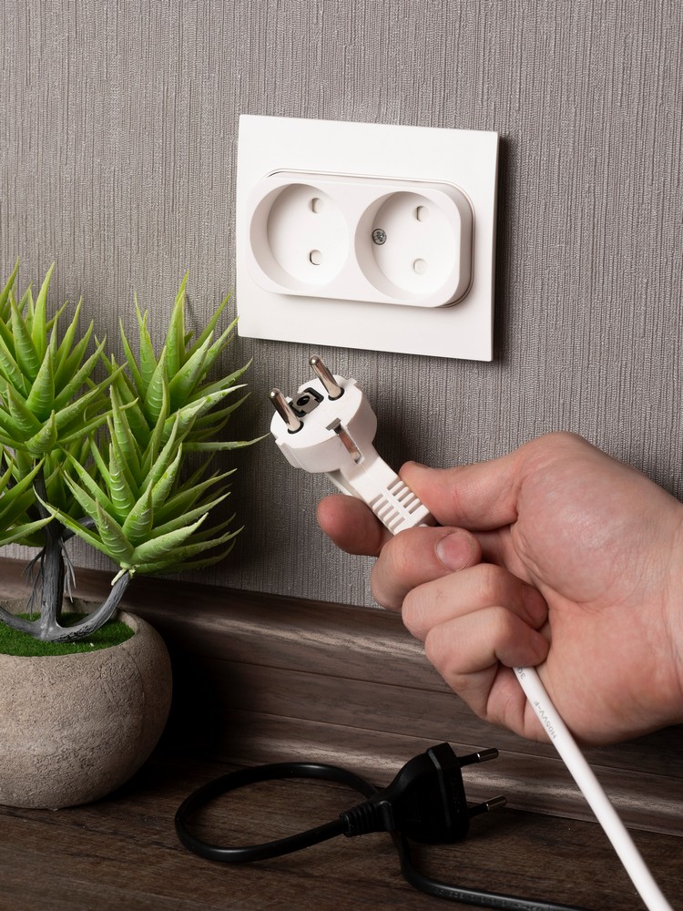 EKF Стокгольм белый Розетка EKF PROxima Стокгольм Белый 2-ая б/з с рамкой 10А со шторками EXR10-102-10