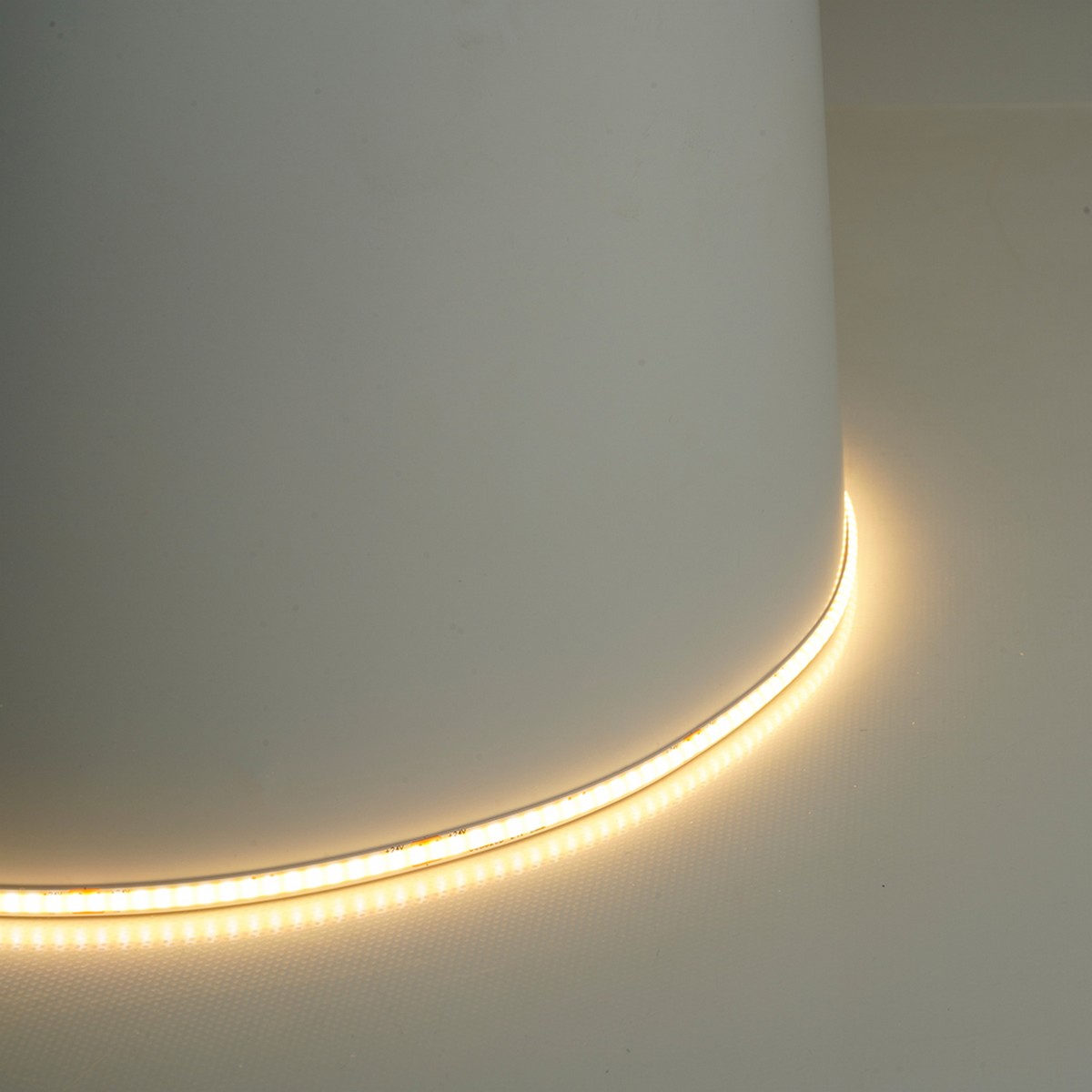 Светодиодная лента белая теплая Лента светодиодная Feron LS532 COB 320SMD(2110)/м 10Вт/м 24V 3000K IP20 5 метров (ширина 5мм) 51844 