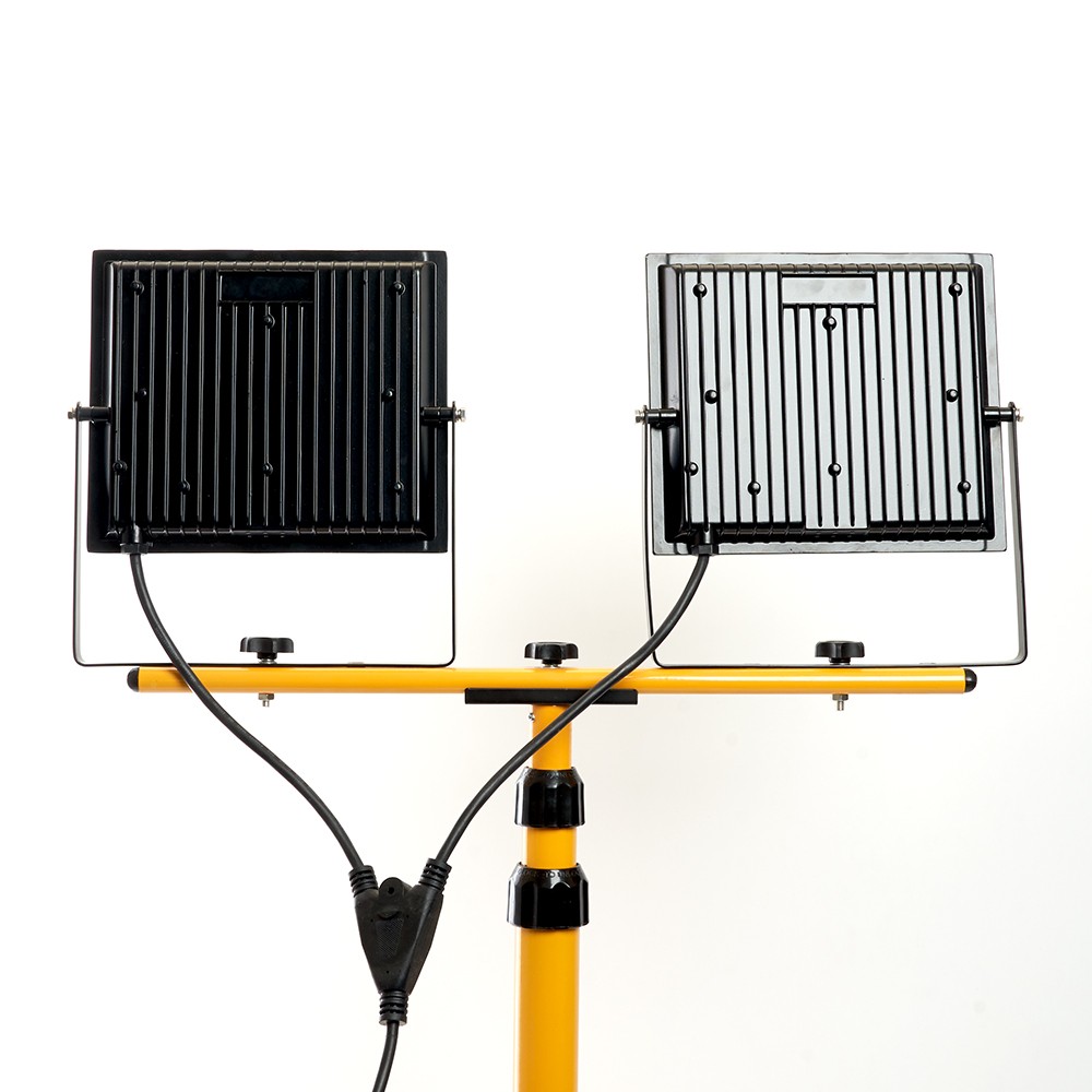 Прожекторы светодиодные Светодиодный прожектор Feron LL-505 на штативе IP65 2*100W 6400K 48506 