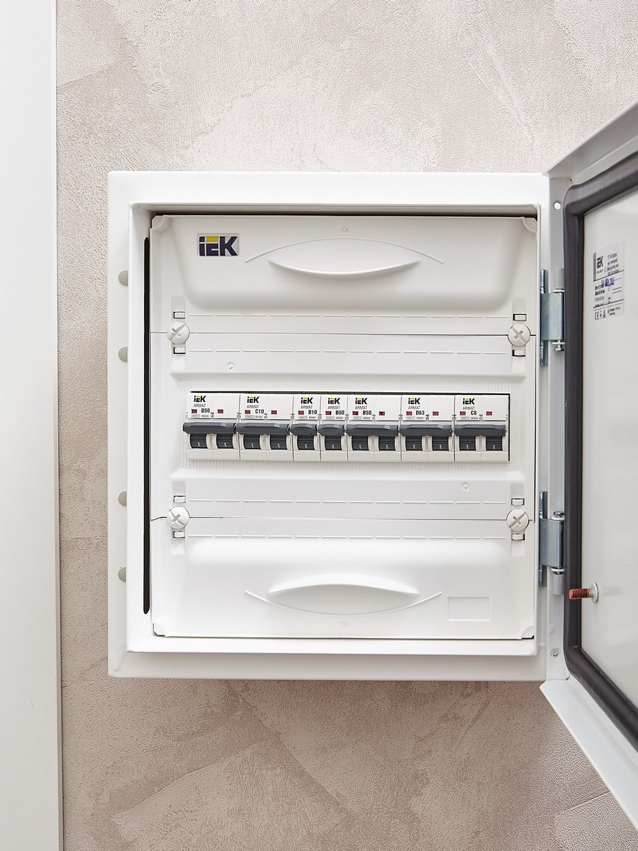 Автоматический выключатель IEK ARMAT M06N 1P B 50А AR-M06N-1-B050