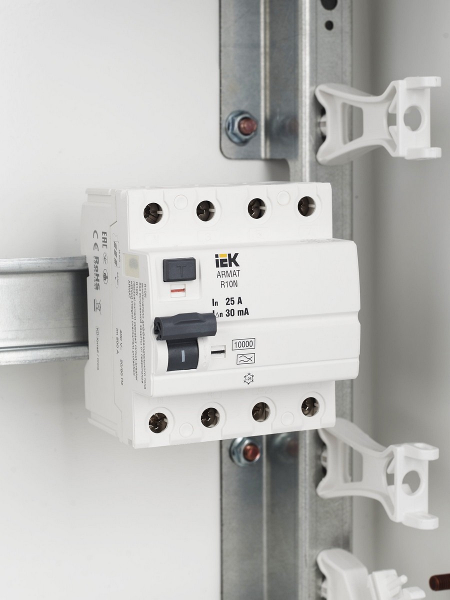 IEK ВДТ УЗО IEK ARMAT R10N 4P 25А 30мА тип A AR-R10N-4-025A030 