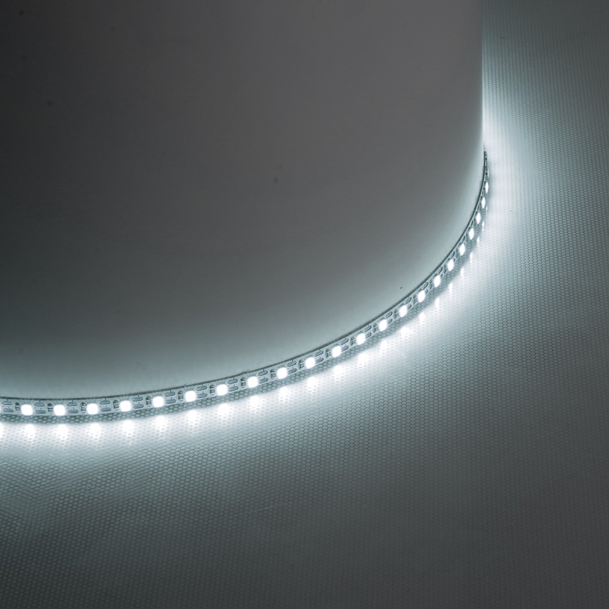 Лента светодиодная Feron LS505 120SMD(2835)/м 11Вт/м 24V 5000*5*1.5мм 4000K Ширина - 5 мм 53055