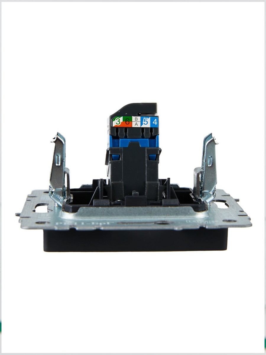 IEK Brite Черный Розетка компьютерная IEK BRITE BASE Черный RJ45 кат.6 РК11-БрЧ BR-K10-2-K02