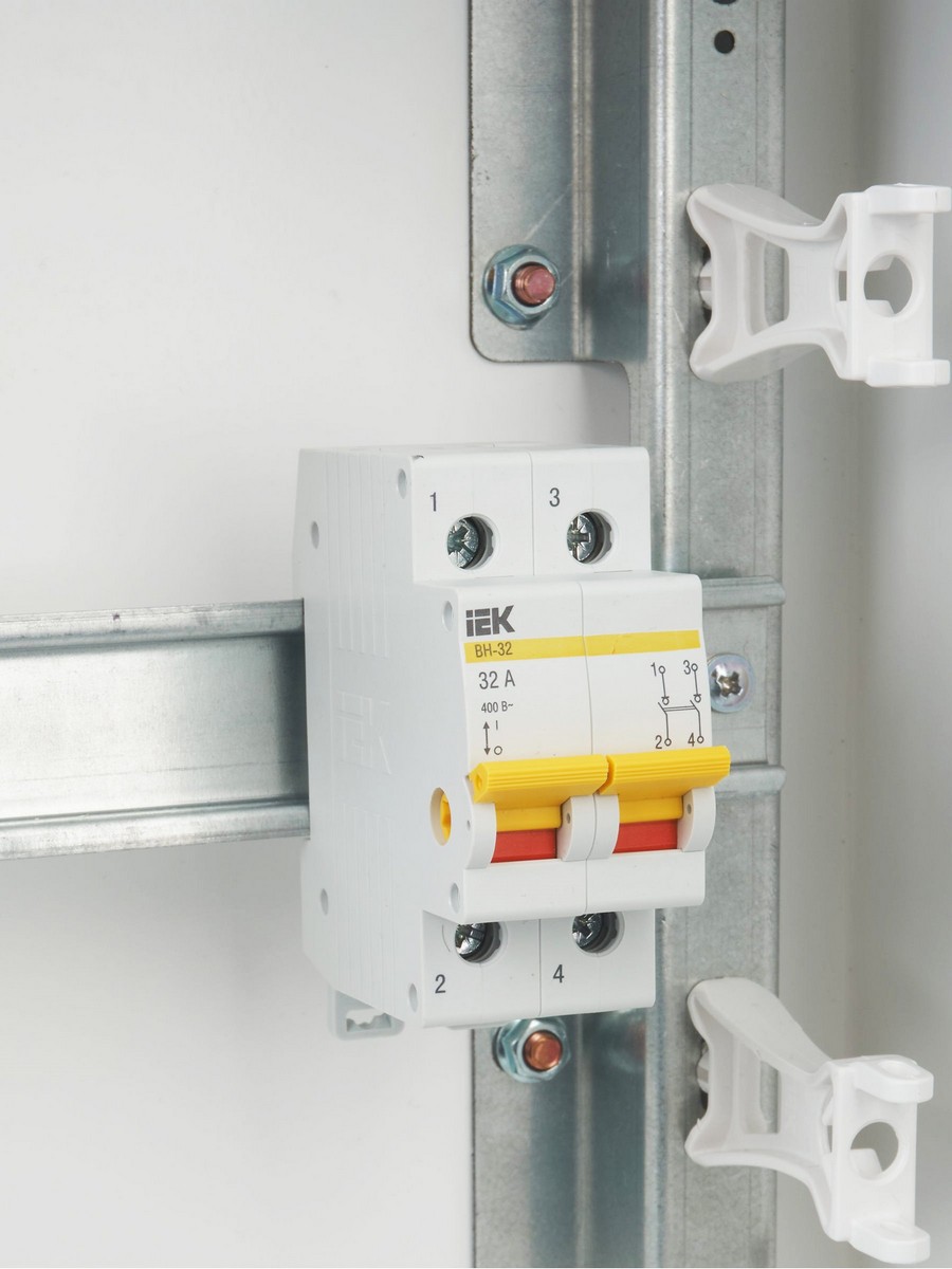 IEK Выключатель нагрузки IEK KARAT (мини-рубильник) ВН-32 2Р 32А MNV10-2-032 
