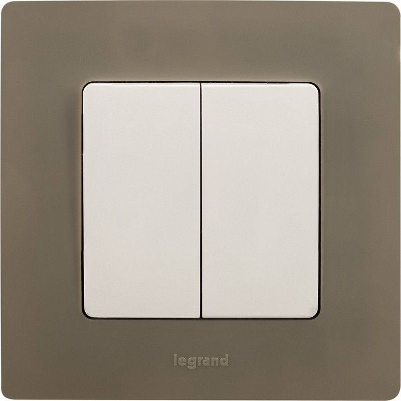 Legrand Etika Белый Выключатель Legrand Etika белый 2-х клавишный, 10А, винт. клем. 672202