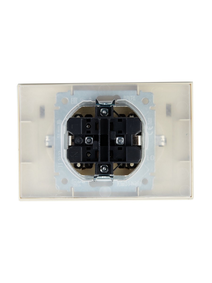 IEK Brite Бежевый Розетка IEK BRITE 2-ая с/з с шторками и крышкой 16А в сборе IP44 РСбш12-3-44-БрКр бежевый BR-R26-16-