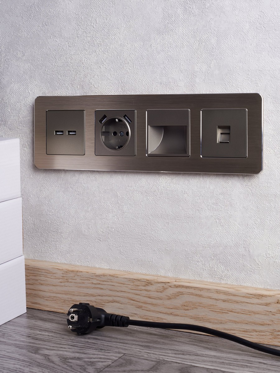 IEK Brite Шампань Подсветка IEK BRITE LED встраиваемая ПЛ20-БрШ шампань BR-FL20-K37