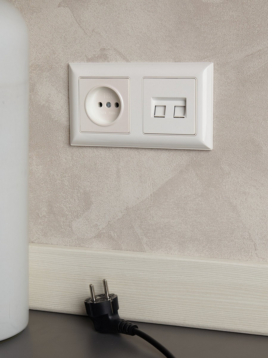 Рамка IEK BRITE DECOR Белый 3D-форма 2-м РУ-2-Бр BR-M22-12-K01
