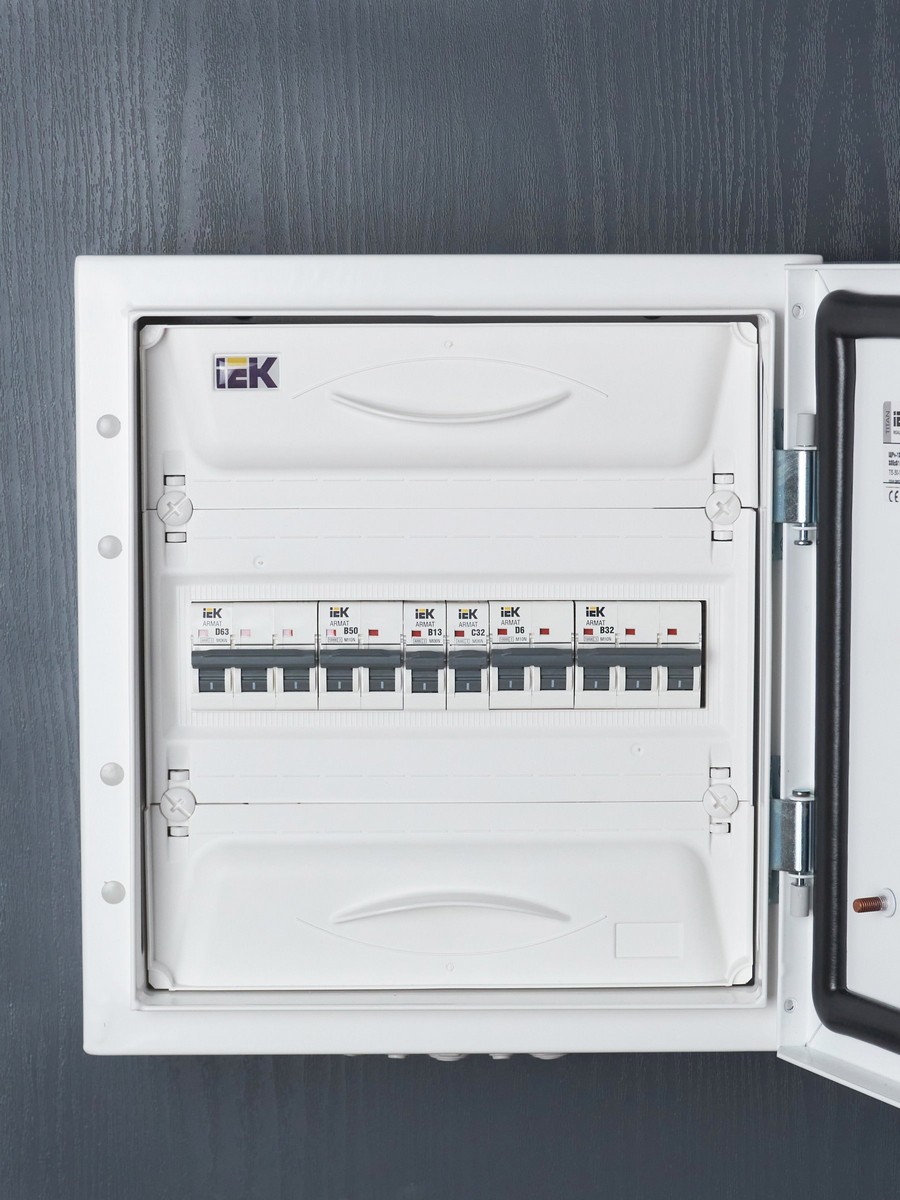 Автоматический выключатель IEK ARMAT M06N 1P B 13А AR-M06N-1-B013