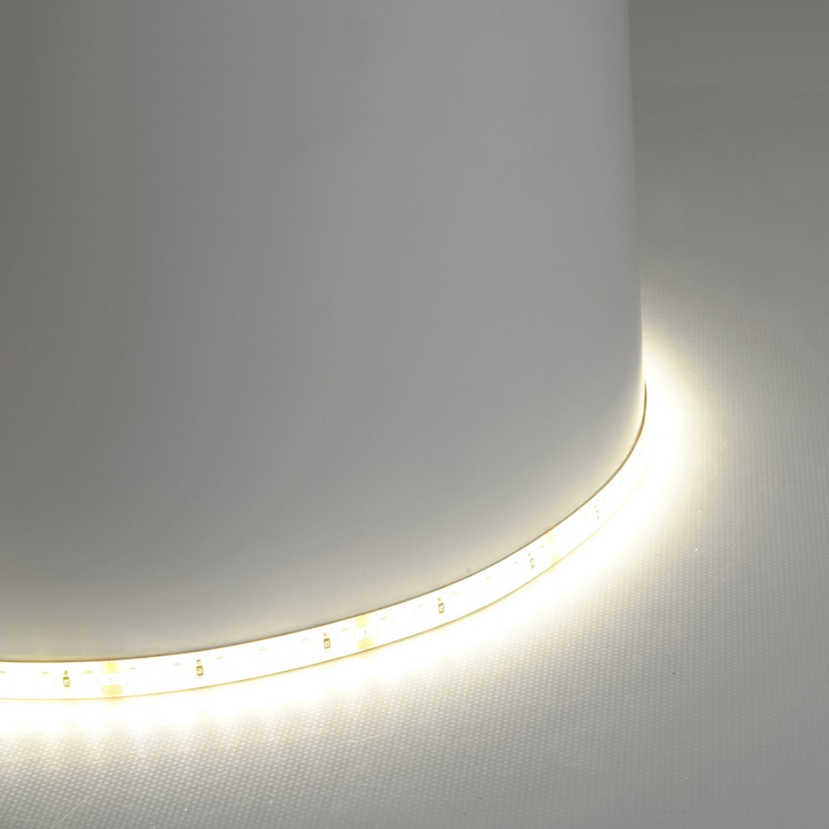 Светодиодная LED лента Feron LS511 120SMD(2835)/м 11Вт/м 24V 3000К IP65 51634