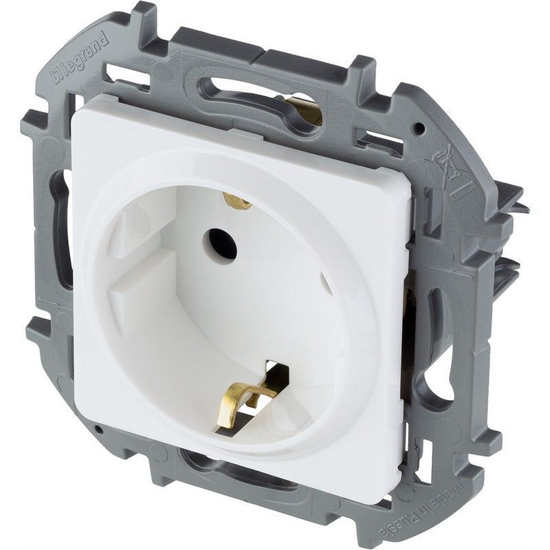 Legrand Inspiria Белый Розетка Legrand INSPIRIA Белый с заземлением со шторками 16 А 250 В 673730