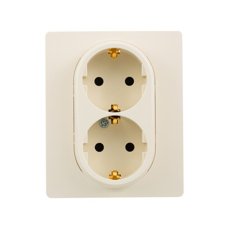 Legrand Etika Слоновая кость Розетка Legrand Etika слоновая кость 2-ая с/з, винты 672323