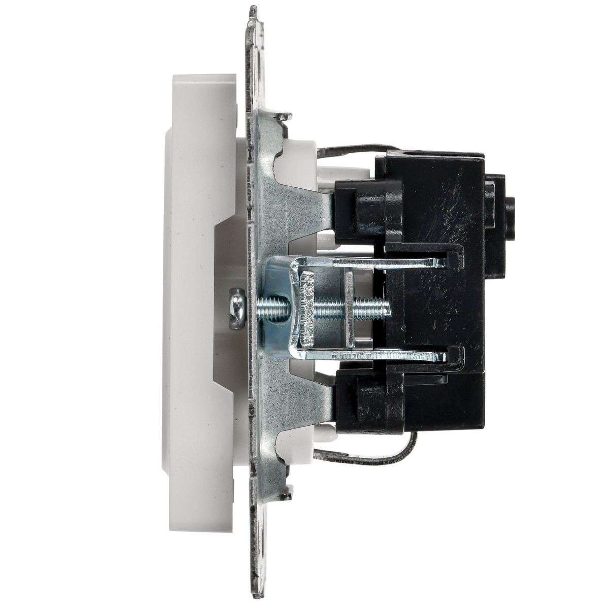 IEK Brite Белый Розетка IEK BRITE с/з с шторками 16А РС14-1-0-БрБ белый BR-R14-16-K01