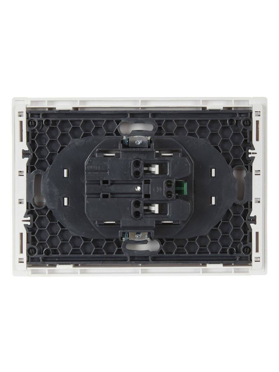 IEK FORTE&PIANO Белый Розетка IEK FORTE&PIANO Белый 2-я с/з со шт безвинтовое крепление 16А FP223