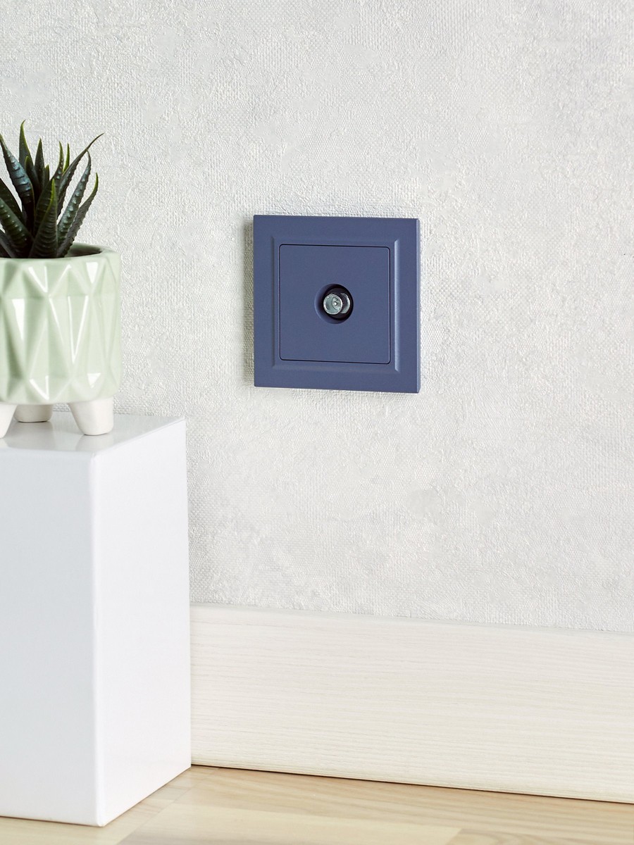 IEK Brite Маренго Розетка IEK BRITE TV проходная РТВ10-0-БрМ маренго BR-A10-P-K35