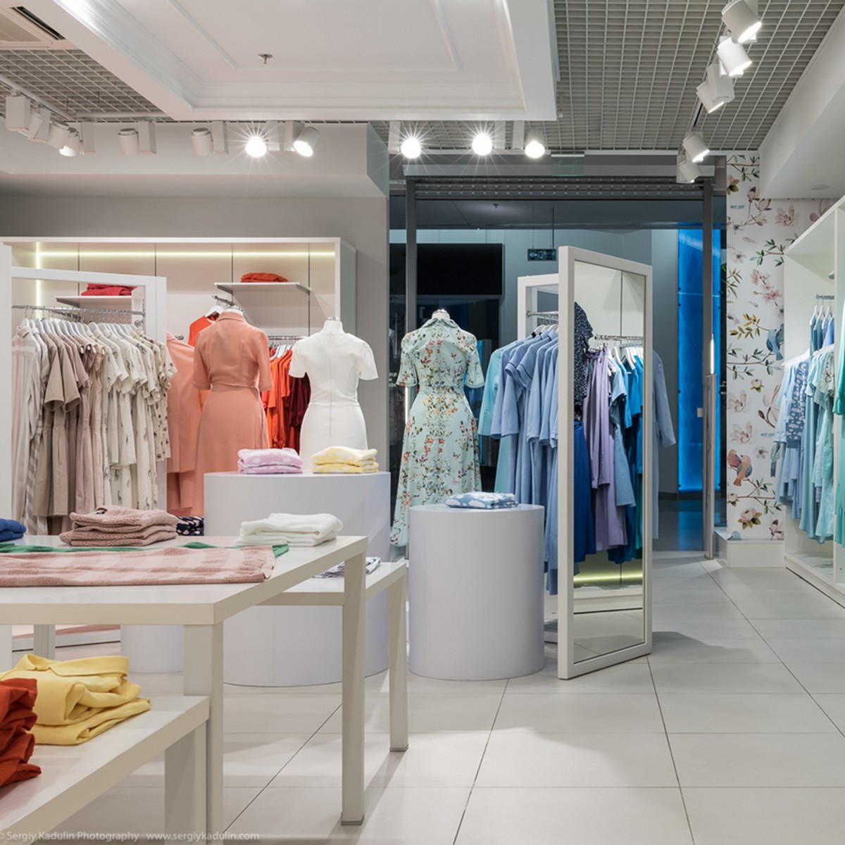 Трековые светодиодные светильники Светодиодный светильник Feron AL105 трековый на шинопровод 40W 4000К черный 35 градусов 29696 