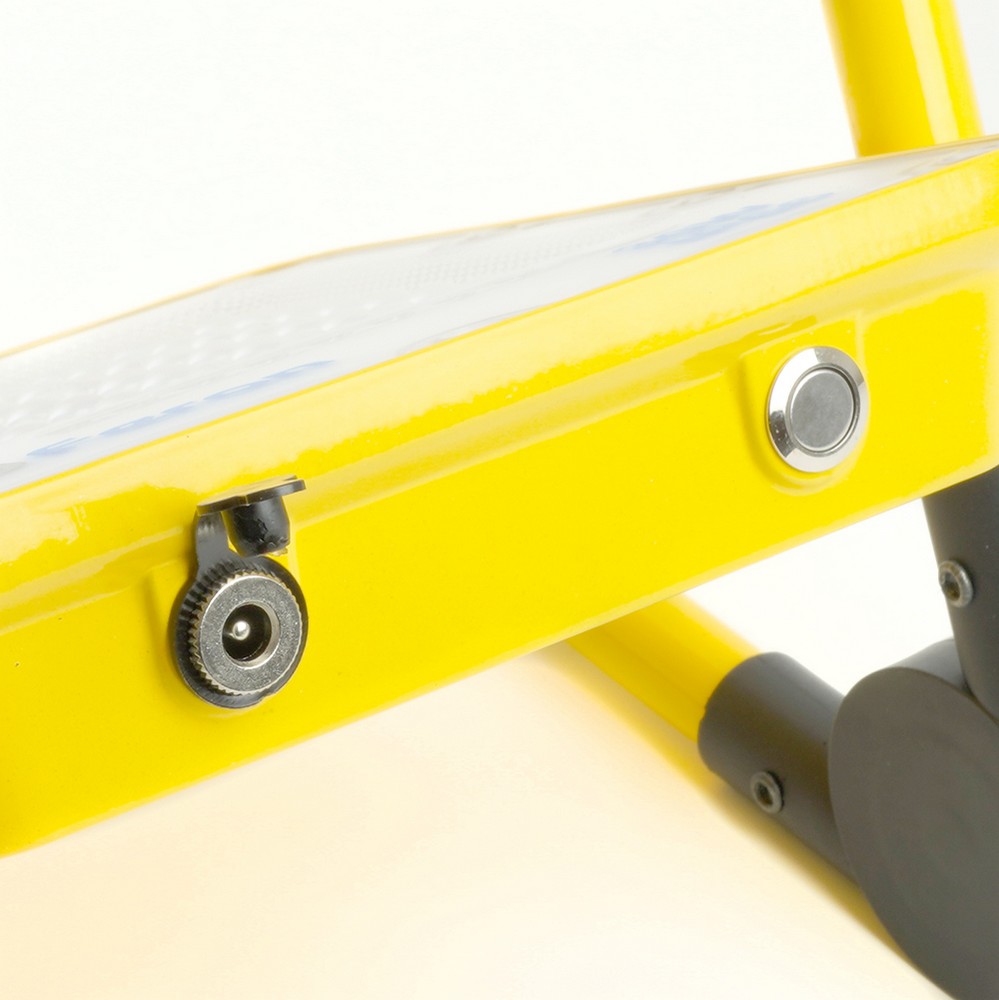 Прожекторы светодиодные Светодиодный прожектор Feron LL-951 переносной с зарядным устройством IP66 50W 6400K 48676 