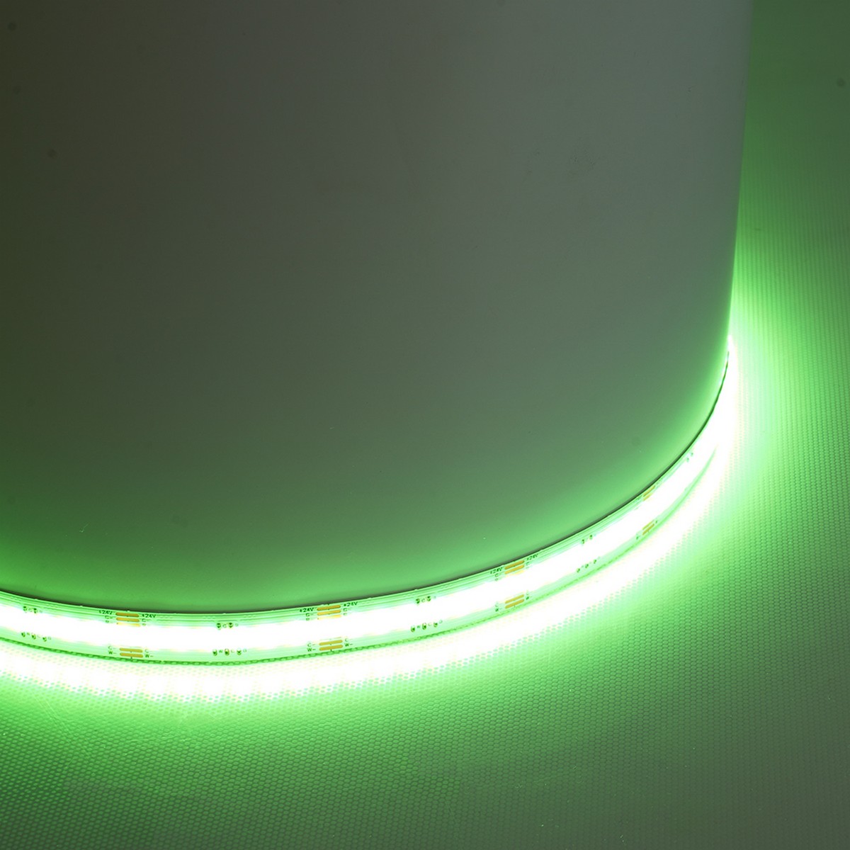 Лента светодиодная Feron COB RGBW-MIX 5 в 1 840SMD 22Вт/м 24V 5000*12*1.8 мм RGB+2300К+6500K IP20 LS538 FERON 53337