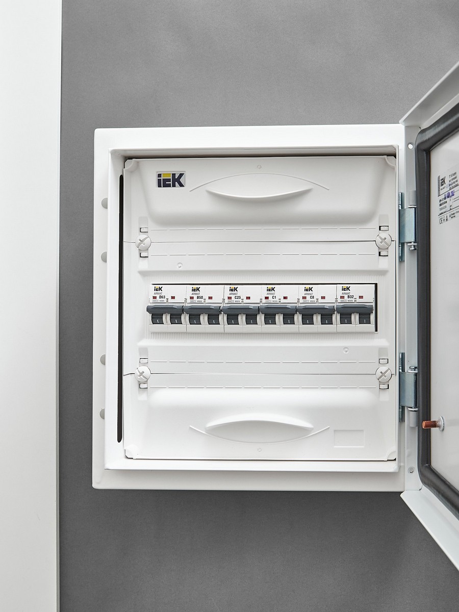 Автоматический выключатель IEK ARMAT M06N 2P C 25А AR-M06N-2-C025