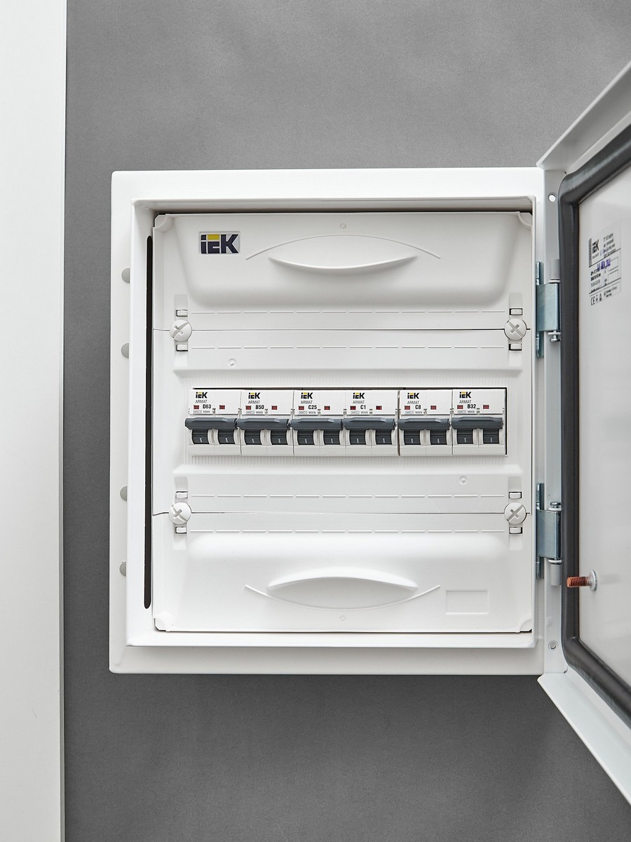 Автоматический выключатель IEK ARMAT M06N 2P C 1А AR-M06N-2-C001