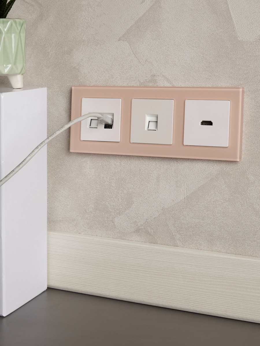 IEK Brite Рамки Рамка IEK BRITE DECOR Персик матовый стекло 3-мест. РУ-3-2-БрП BR-M32-G-31-K96