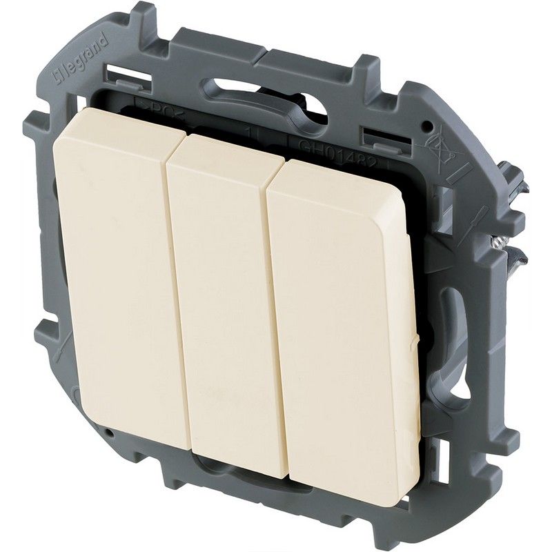 Legrand Inspiria Слоновая кость Выключатель Legrand INSPIRIA Слоновая кость трехклавишный 10 AX 250 В 673641