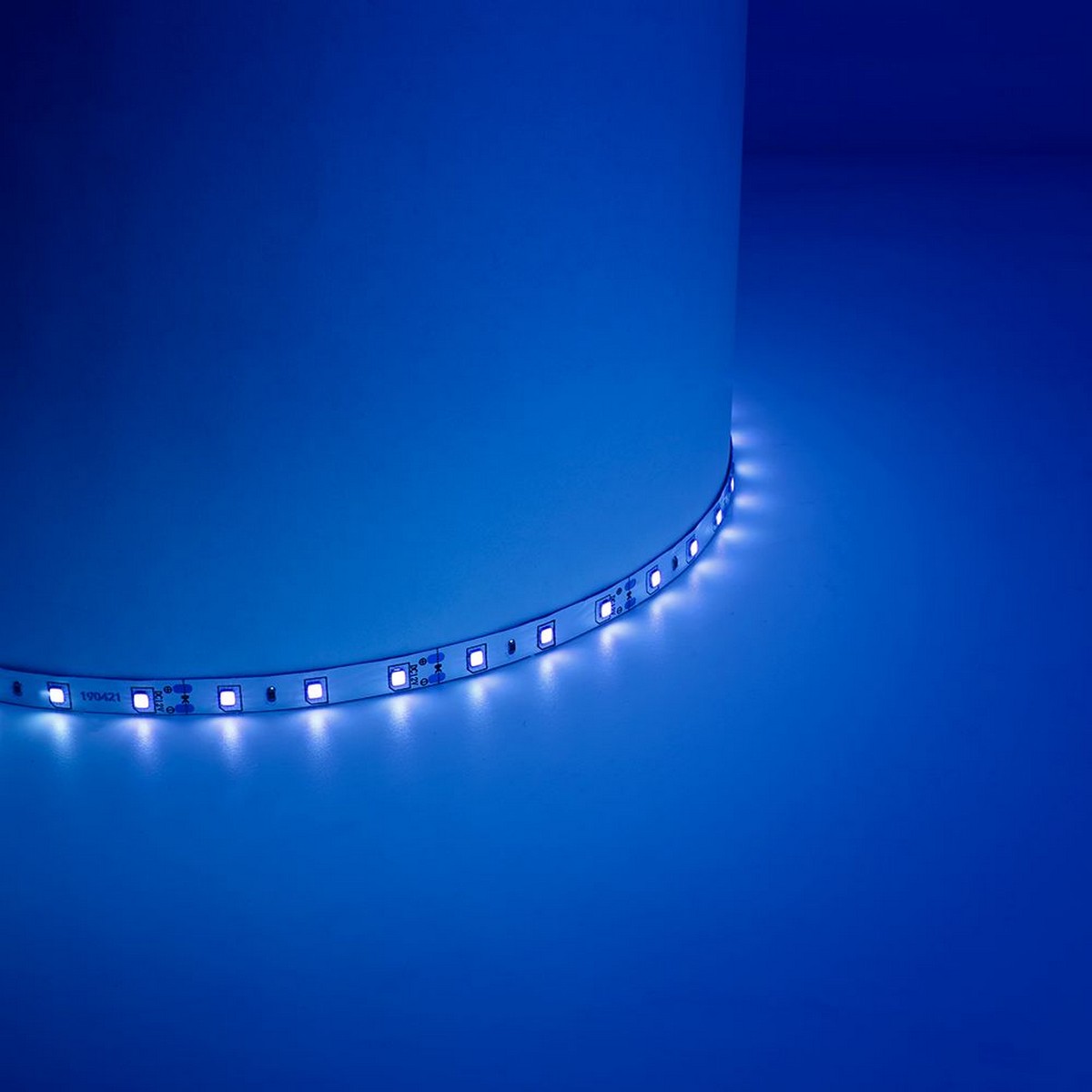 Лента светодиодная Feron LS603 60SMD(2835)/м 4.8Вт/м 12V синий IP20 5 метров 27673