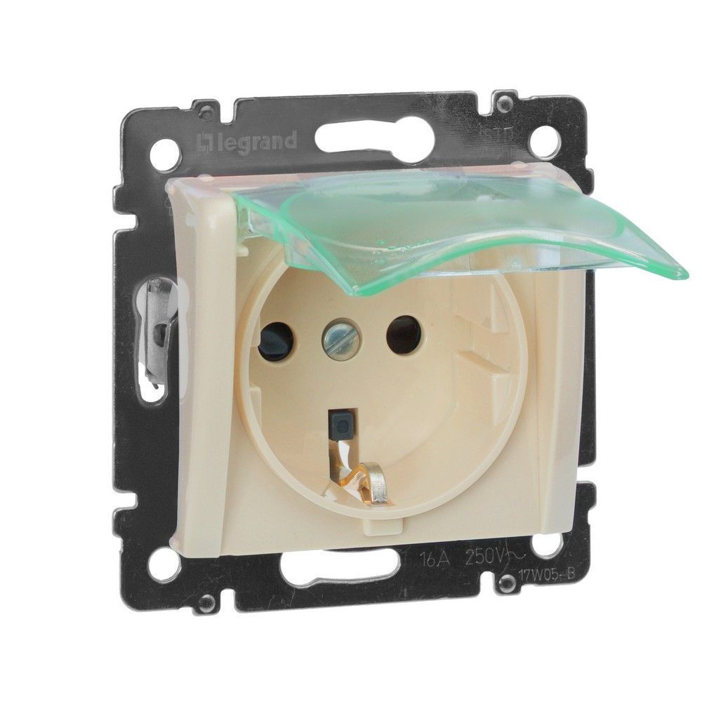 Legrand Valena Classic Кремовый Розетка Legrand Valena Крем 1-ая с/з с крышкой и защитными шторками IP 44 (к простой рамке) 774120
