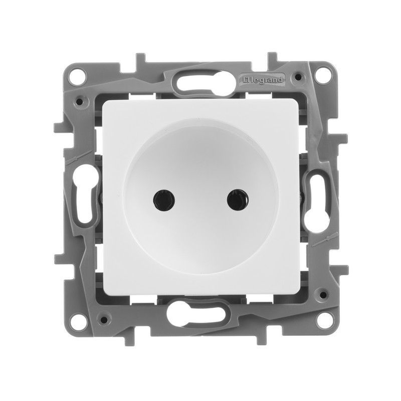 Legrand Etika Белый Розетка электрическая Legrand Etika белый б/з, винт. клем. 672220